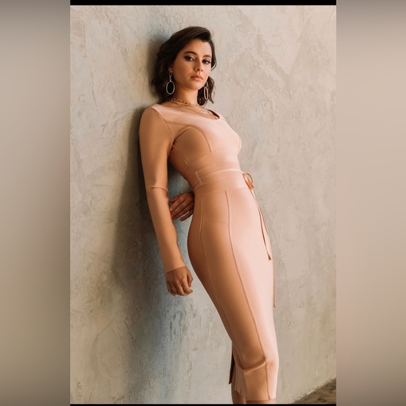 Alieva LILA TIE WAIST BANDAGE DRESS (CORAL) - Picture 6 of 8